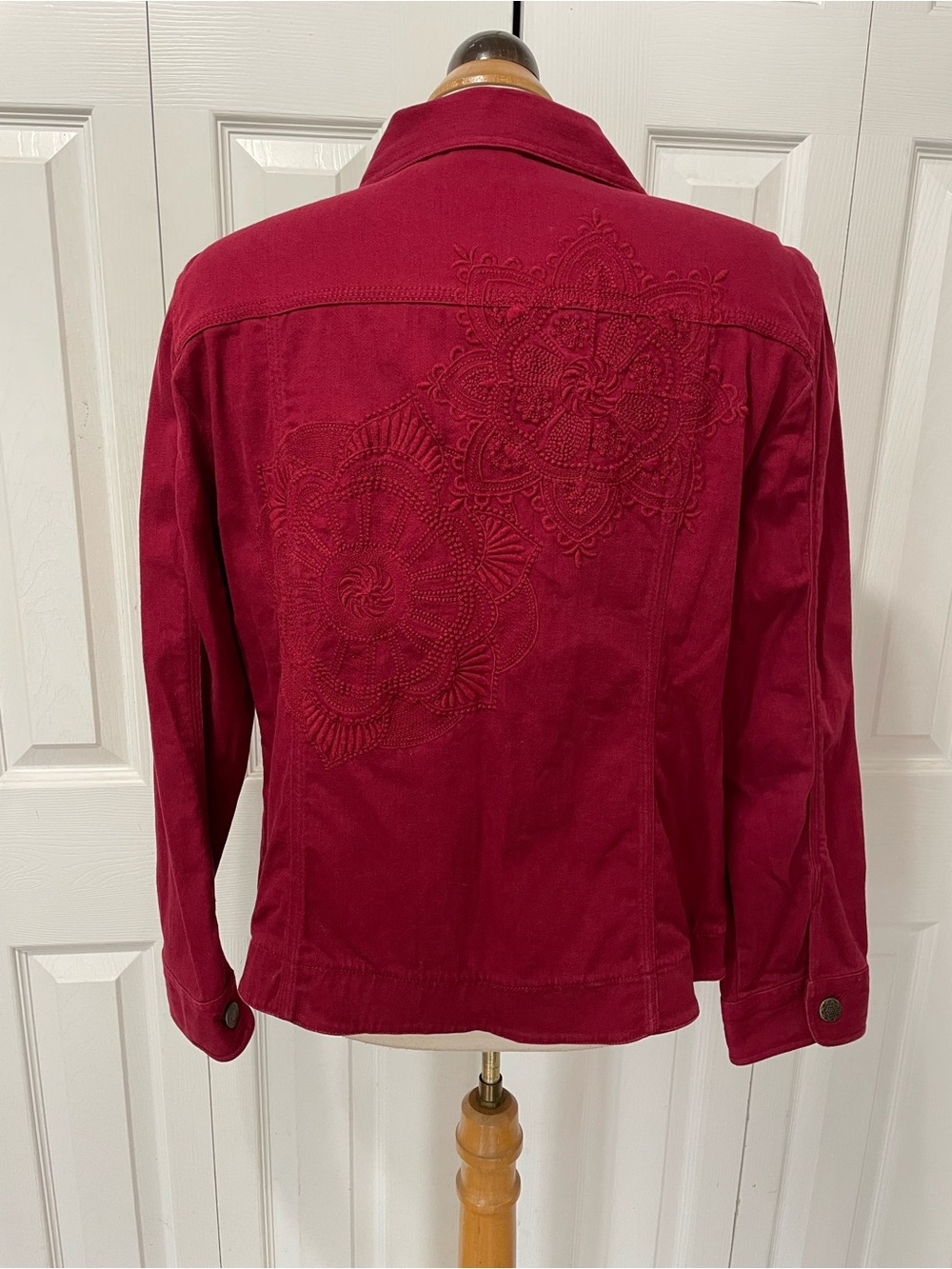 Chico's Embroidered Stretch Denim Crimson Button-Front Jean Jacket Size 2